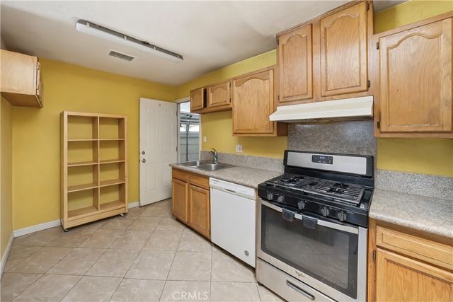 7851 Cypress A&B, Huntington Beach, CA 92647