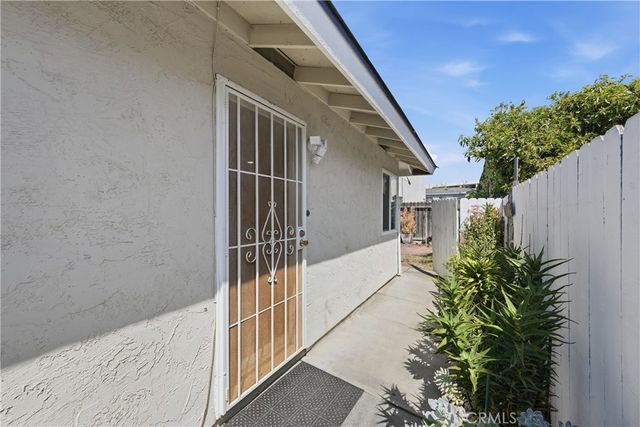 7851 Cypress A&B, Huntington Beach, CA 92647