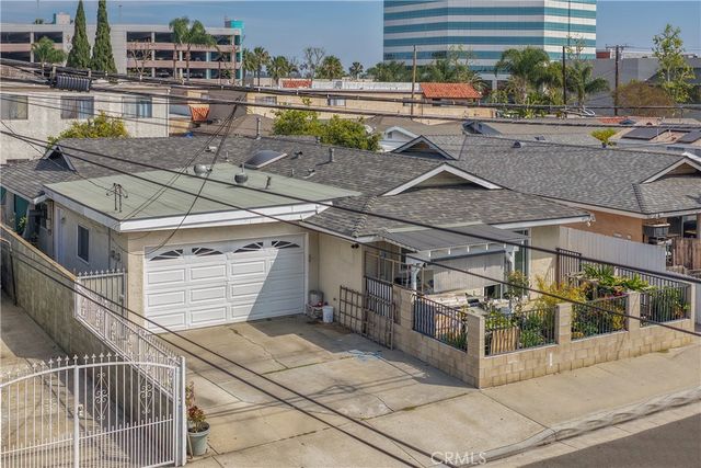 7851 Cypress A&B, Huntington Beach, CA 92647