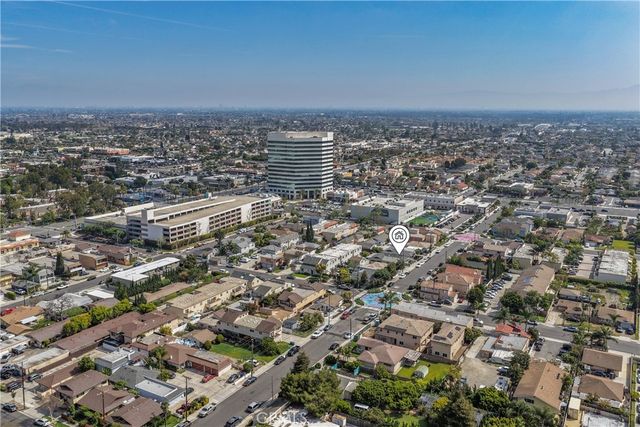 7851 Cypress A&B, Huntington Beach, CA 92647