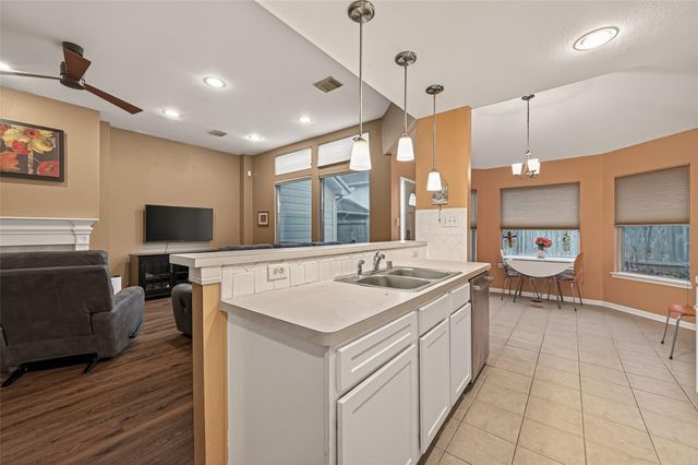 546 Ivy Cross Lane, Sugar Land, TX 77479