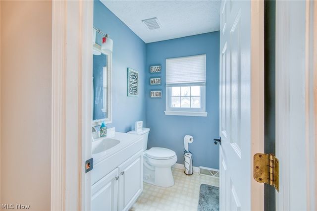 1215 Heatherstone Drive, Painesville Twp, OH 44077