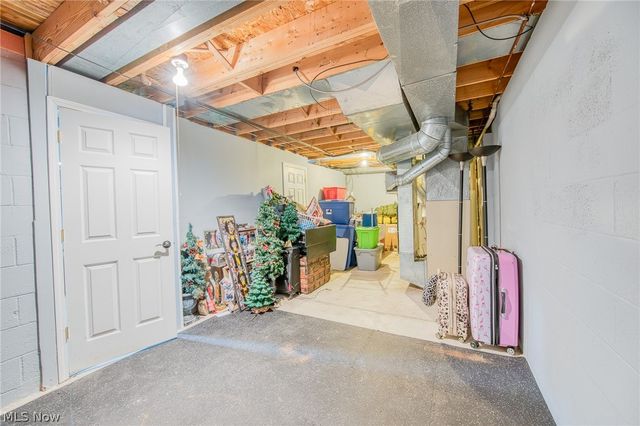 1215 Heatherstone Drive, Painesville Twp, OH 44077