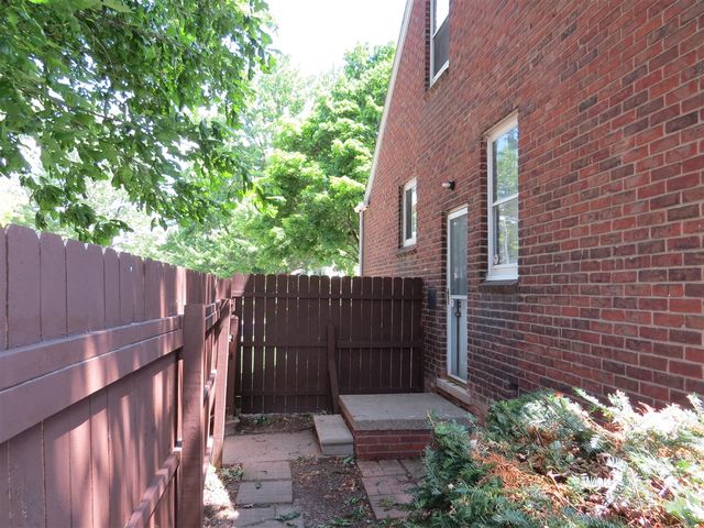 20204 Kenosha Street, Harper Woods, MI 48225