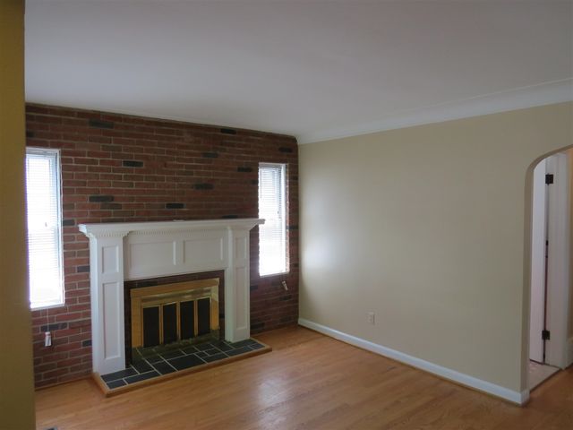 20204 Kenosha Street, Harper Woods, MI 48225