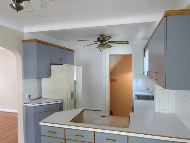 20204 Kenosha Street, Harper Woods, MI 48225