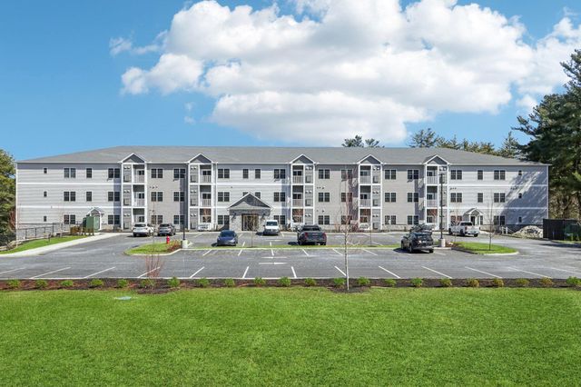 10100 S Willow St Unit 303, Manchester, NH 03103