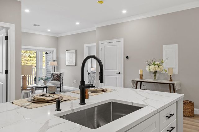 10100 S Willow St Unit 303, Manchester, NH 03103