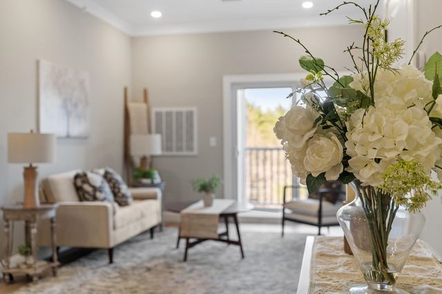 10100 S Willow St Unit 303, Manchester, NH 03103