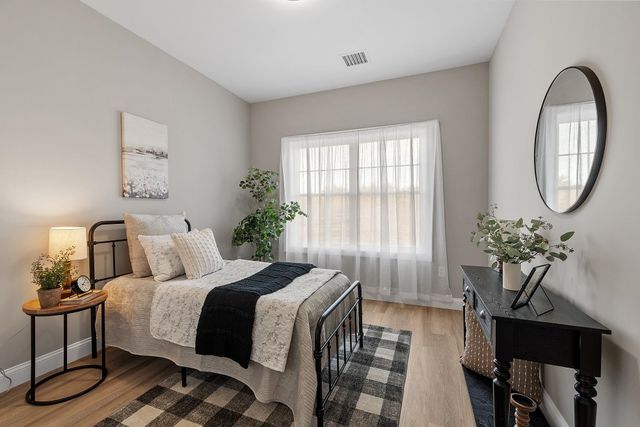 10100 S Willow St Unit 303, Manchester, NH 03103