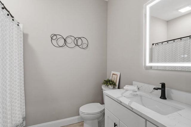 10100 S Willow St Unit 303, Manchester, NH 03103