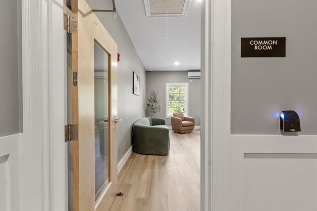 10100 S Willow St Unit 303, Manchester, NH 03103