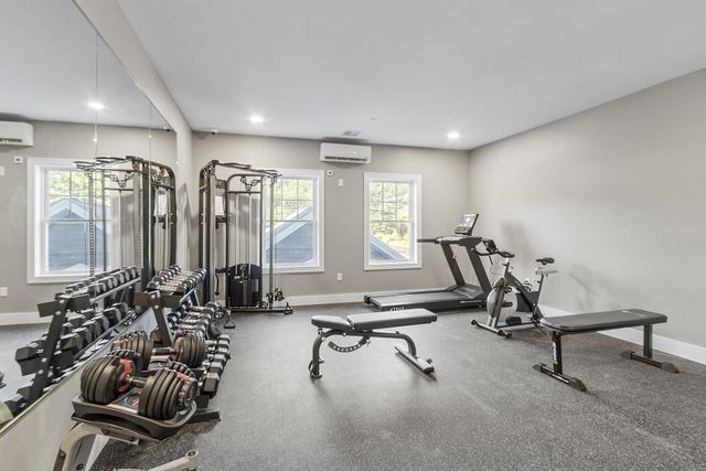 10100 S Willow St Unit 303, Manchester, NH 03103