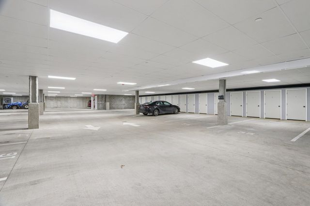 10100 S Willow St Unit 303, Manchester, NH 03103