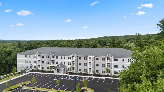 10100 S Willow St Unit 303, Manchester, NH 03103