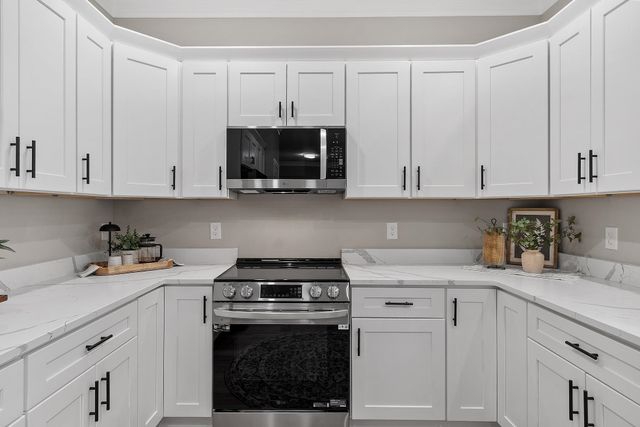 10100 S Willow St Unit 303, Manchester, NH 03103