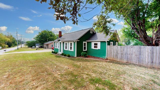 410 College St, Portland, TN 37148