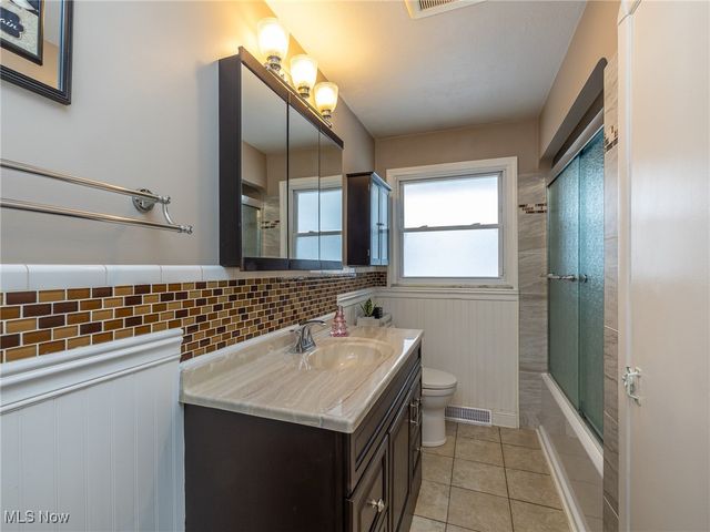 12850 W Sprague Road, Parma, OH 44130