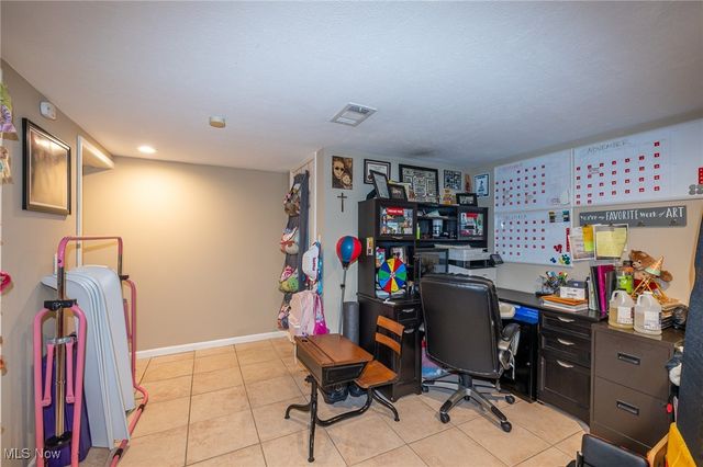 12850 W Sprague Road, Parma, OH 44130