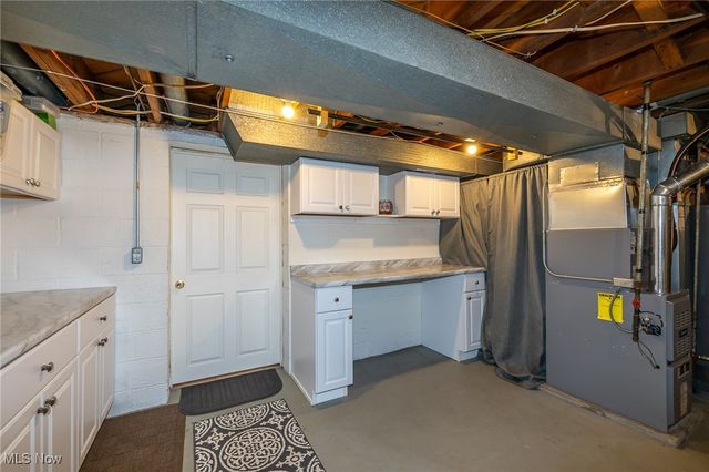 12850 W Sprague Road, Parma, OH 44130