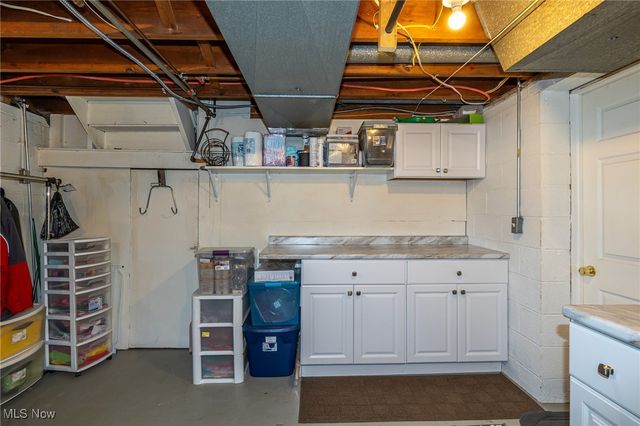 12850 W Sprague Road, Parma, OH 44130