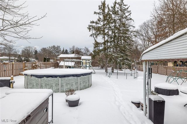 12850 W Sprague Road, Parma, OH 44130