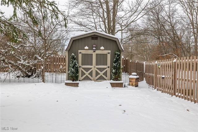 12850 W Sprague Road, Parma, OH 44130