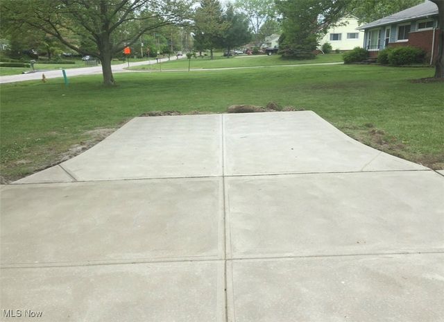 12850 W Sprague Road, Parma, OH 44130