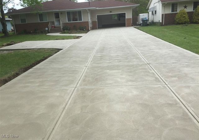 12850 W Sprague Road, Parma, OH 44130