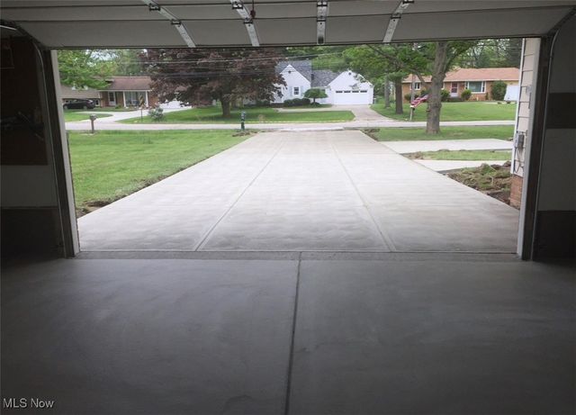 12850 W Sprague Road, Parma, OH 44130