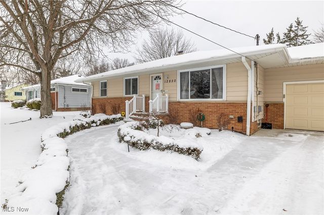 12850 W Sprague Road, Parma, OH 44130