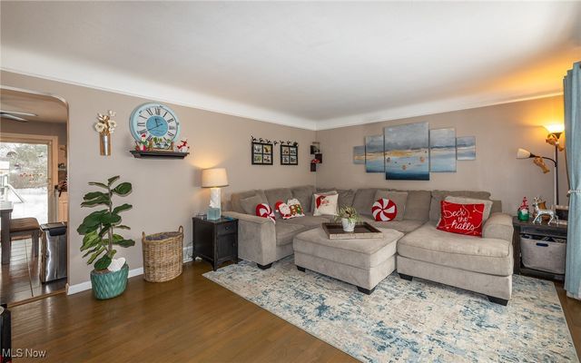 12850 W Sprague Road, Parma, OH 44130