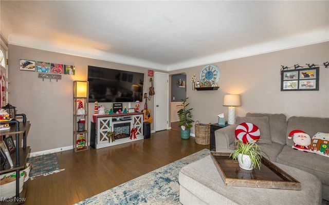 12850 W Sprague Road, Parma, OH 44130