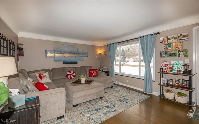 12850 W Sprague Road, Parma, OH 44130