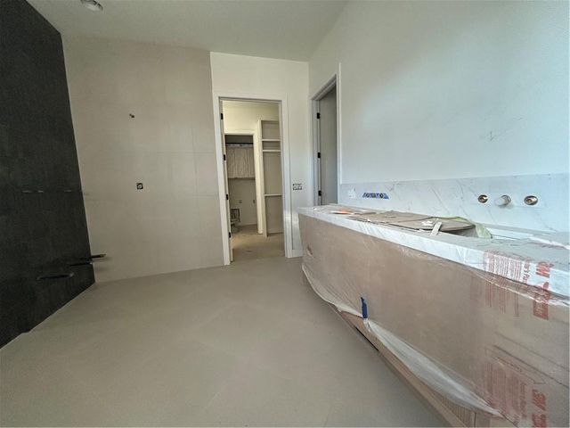 7143 Cedar Street, Prairie Village, KS 66208