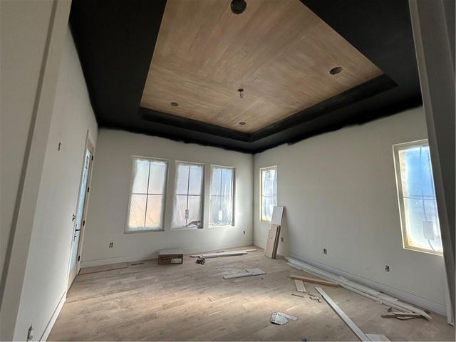 7143 Cedar Street, Prairie Village, KS 66208