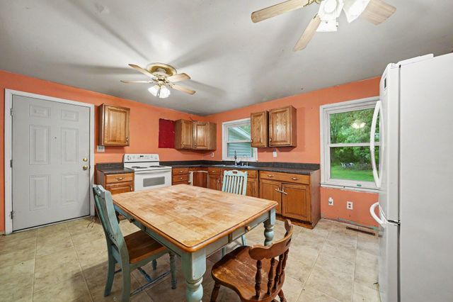 2356 E Napier Avenue, Benton Charter Twp, MI 49022