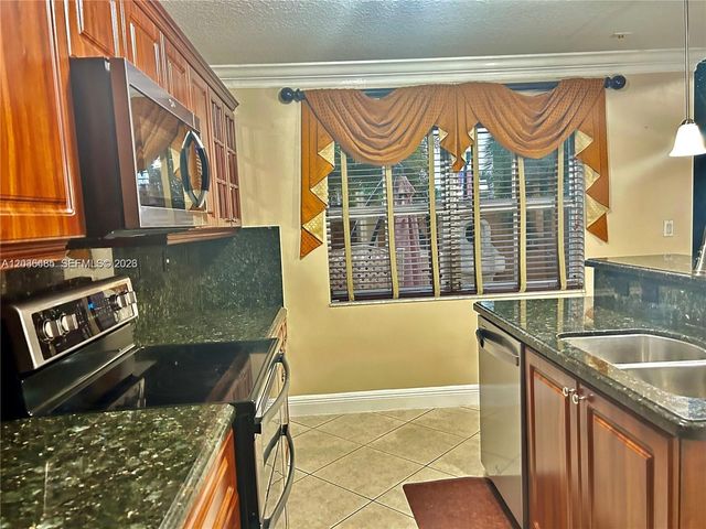 15201 SW 30th Ter 152, Miami, FL 33185