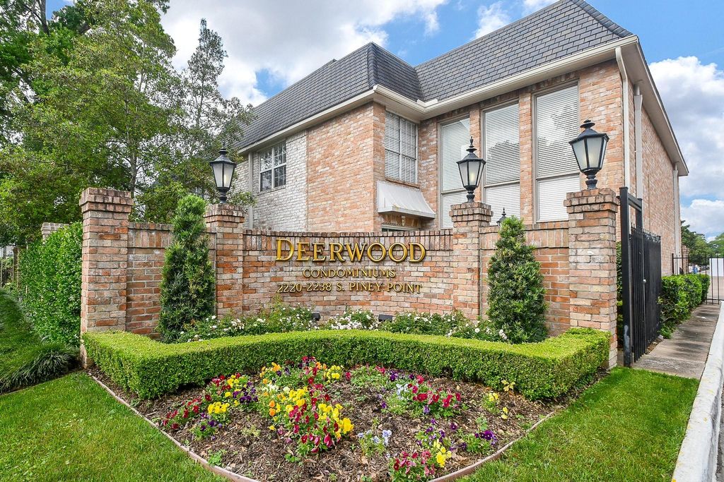 2230 S Piney Point Road 221, Houston, TX 77063