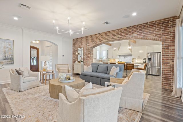 118 Laken Lane, Lafayette, LA 70508