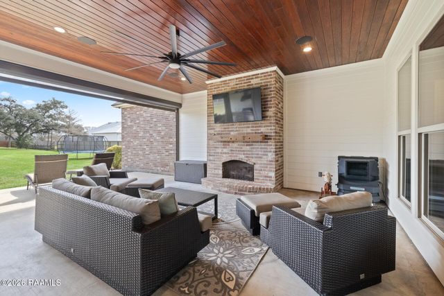 118 Laken Lane, Lafayette, LA 70508