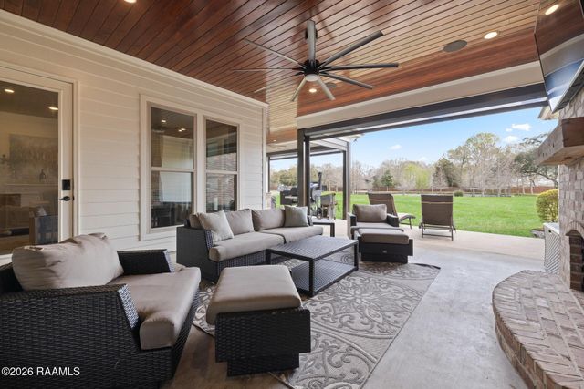 118 Laken Lane, Lafayette, LA 70508