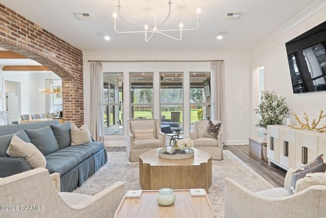 118 Laken Lane, Lafayette, LA 70508