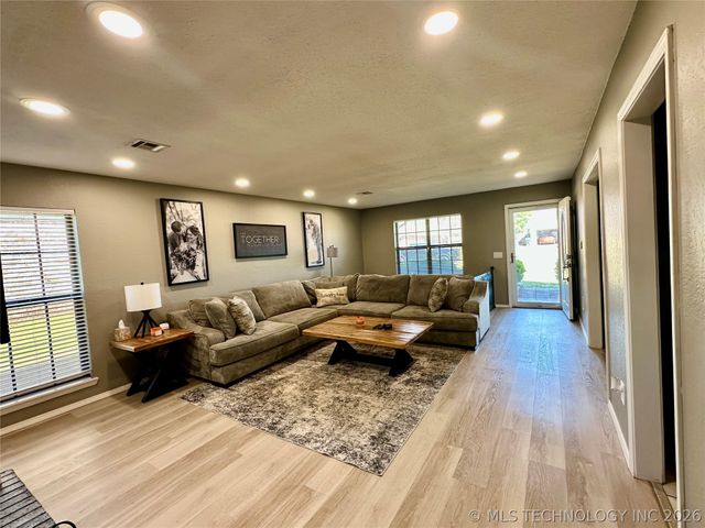 201 Gawf Lane, Muskogee, OK 74403