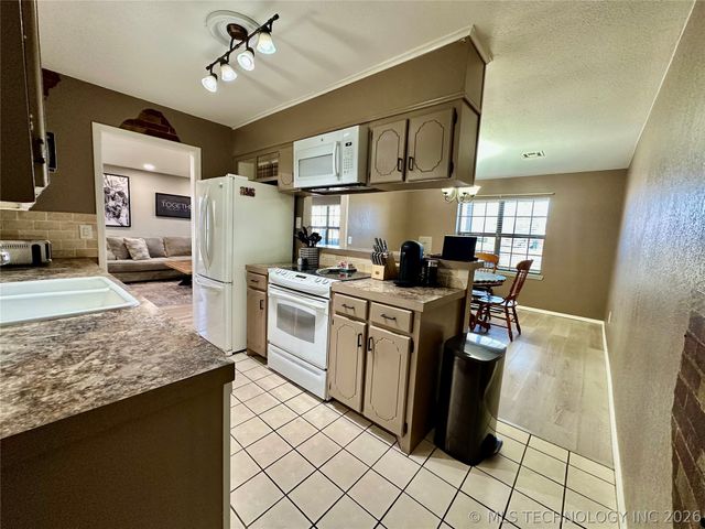 201 Gawf Lane, Muskogee, OK 74403