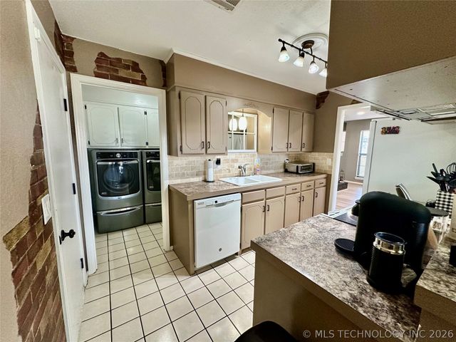 201 Gawf Lane, Muskogee, OK 74403