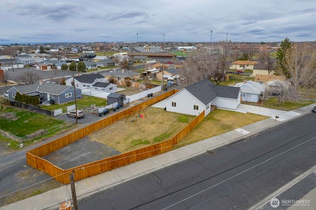 1038 W Lakeside Drive, Moses Lake, WA 98837