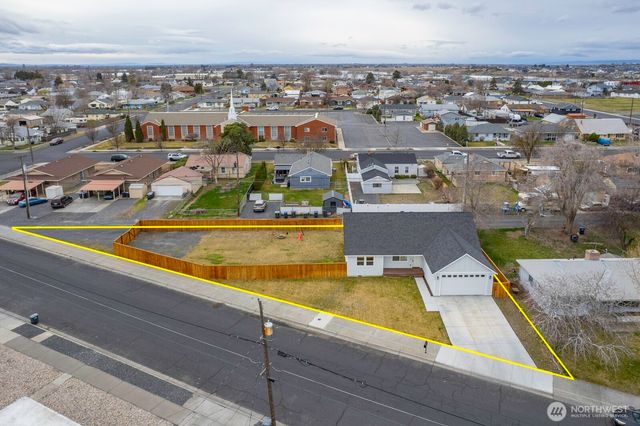 1038 W Lakeside Drive, Moses Lake, WA 98837