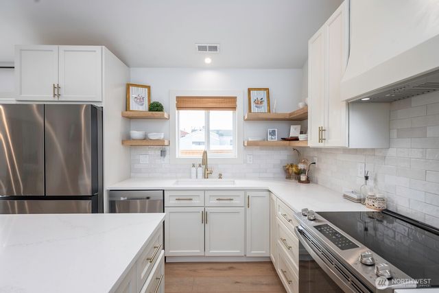 1038 W Lakeside Drive, Moses Lake, WA 98837