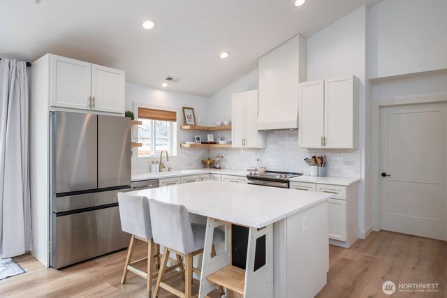 1038 W Lakeside Drive, Moses Lake, WA 98837